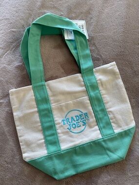 Trader Joe’s Mint Green & White Canvas Tote Bag New NWT